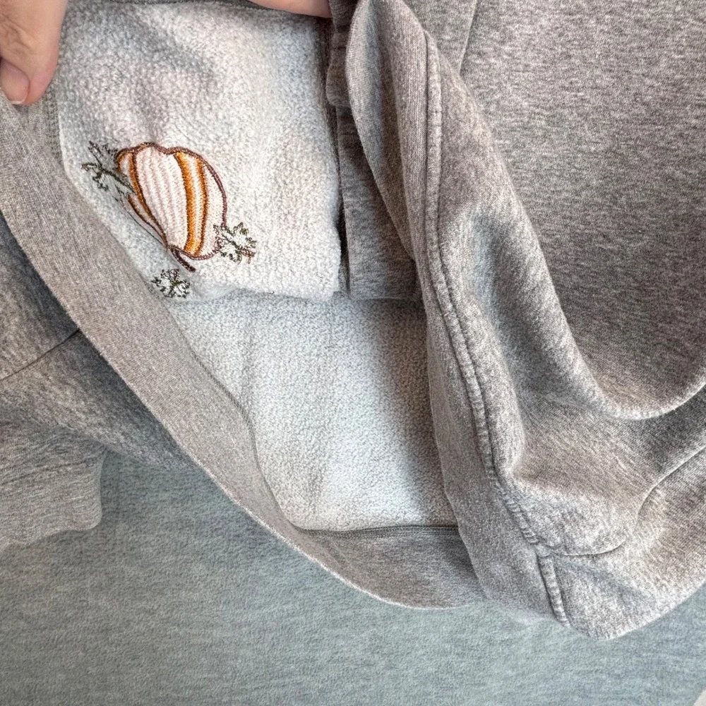 Vintage Sweatshirt Cardigan‎ Autumn Gnome Pumpkin Leaves Whimsical Gray 1X Plus